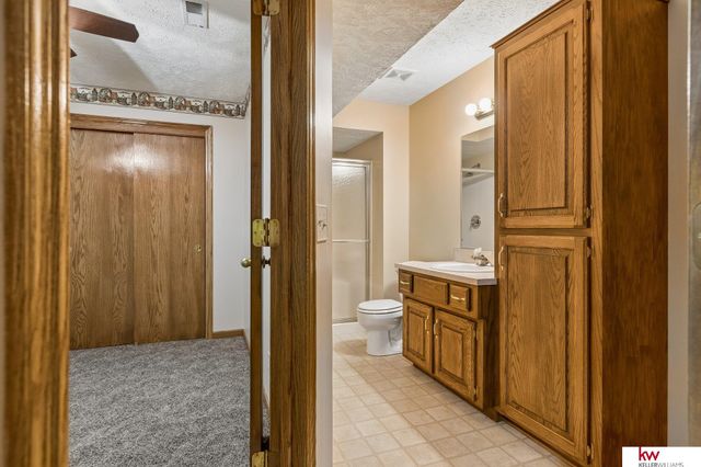 105 W Martin Drive, Bellevue, NE 68006
