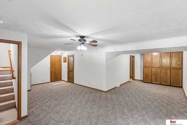 105 W Martin Drive, Bellevue, NE 68006