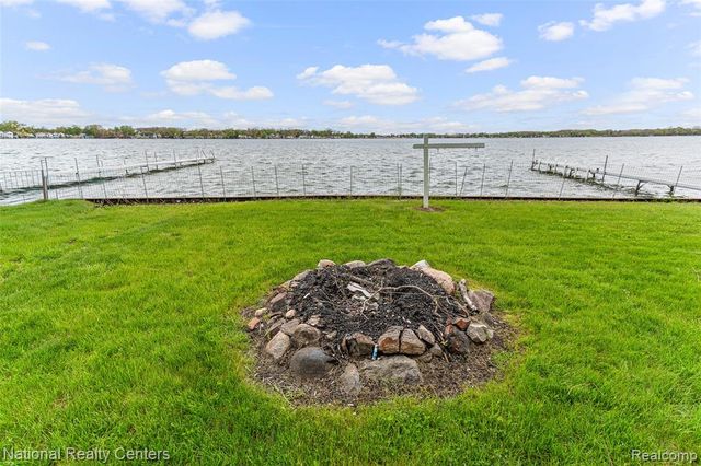 903 S. Lake Drive, Novi, MI 48377