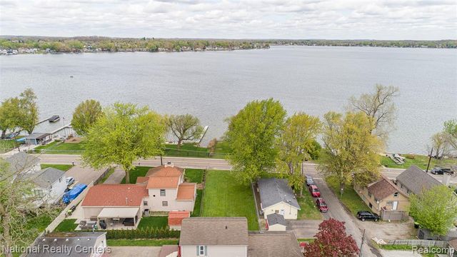 903 S. Lake Drive, Novi, MI 48377