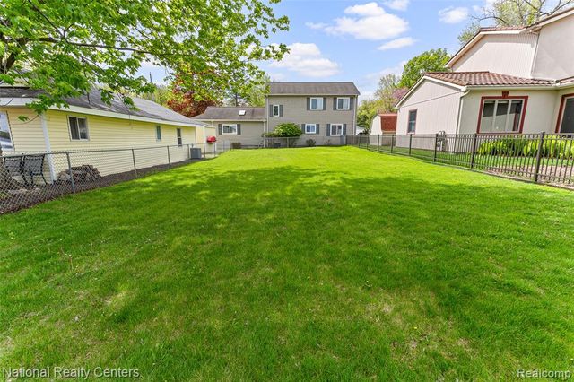 903 S. Lake Drive, Novi, MI 48377