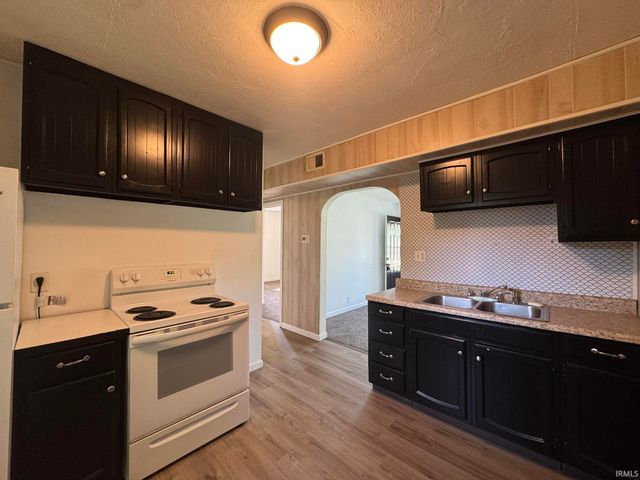 2324 E Riverside Drive, Evansville, IN 47714