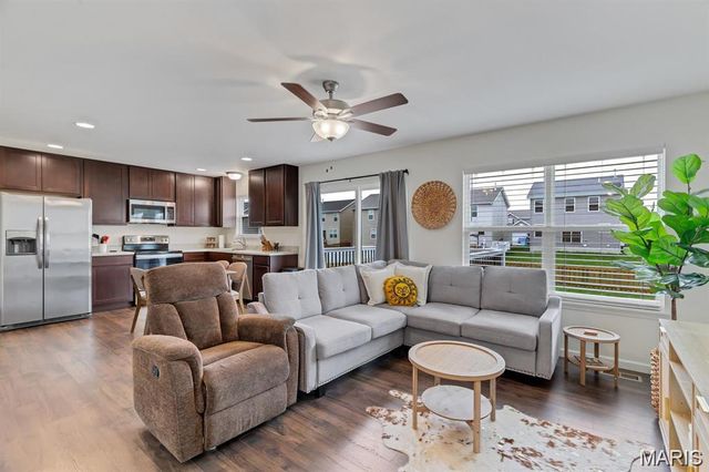 331 Charlestowne Place Drive, St Charles, MO 63301