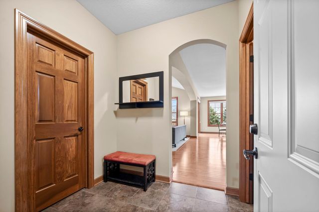 16908 E Lake Drive, Lakeville, MN 55044