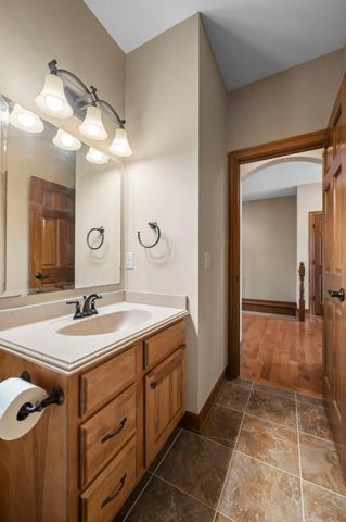 16908 E Lake Drive, Lakeville, MN 55044