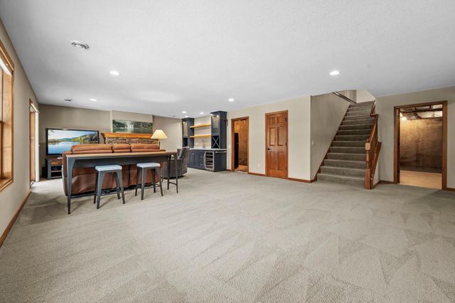 16908 E Lake Drive, Lakeville, MN 55044