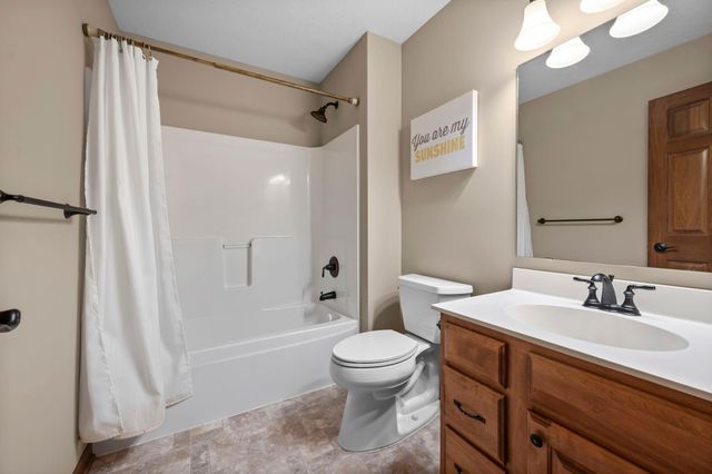 16908 E Lake Drive, Lakeville, MN 55044