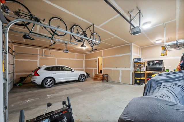 16908 E Lake Drive, Lakeville, MN 55044