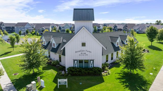 16908 E Lake Drive, Lakeville, MN 55044