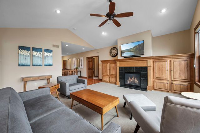 16908 E Lake Drive, Lakeville, MN 55044