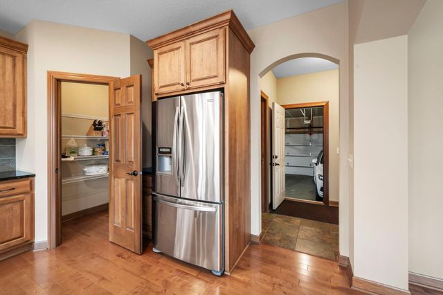 16908 E Lake Drive, Lakeville, MN 55044