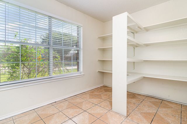 1810 Cedar Ridge Drive, Mesquite, TX 75181