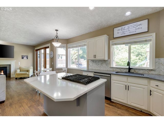 16056 Se ORCHARD VIEW Ln, Damascus, OR 97089