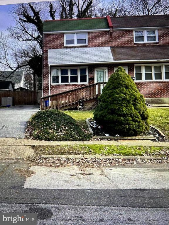 15 E AVON RD, Brookhaven, PA 19015