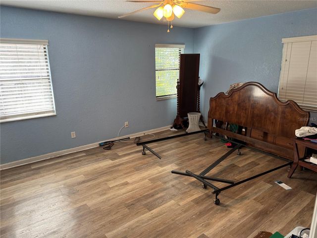 1736 W COUNTRY CLUB DRIVE, Tampa, FL 33612