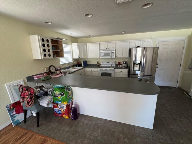 1736 W COUNTRY CLUB DRIVE, Tampa, FL 33612