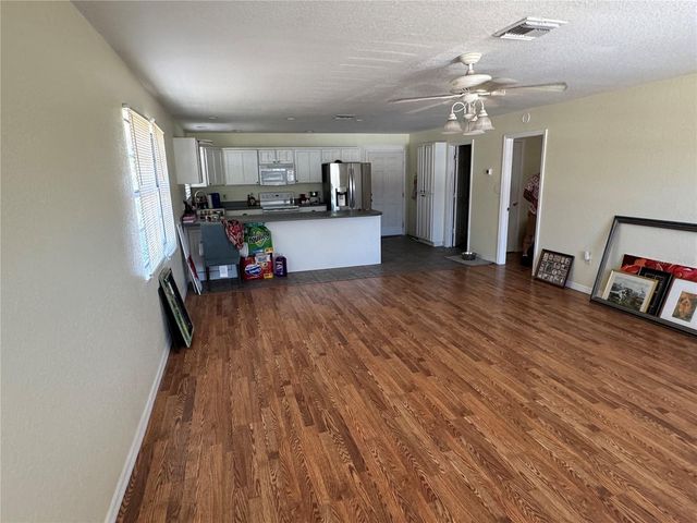 1736 W COUNTRY CLUB DRIVE, Tampa, FL 33612