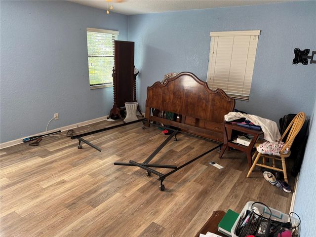 1736 W COUNTRY CLUB DRIVE, Tampa, FL 33612