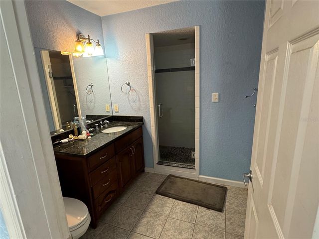 1736 W COUNTRY CLUB DRIVE, Tampa, FL 33612