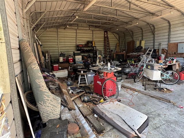 1736 W COUNTRY CLUB DRIVE, Tampa, FL 33612