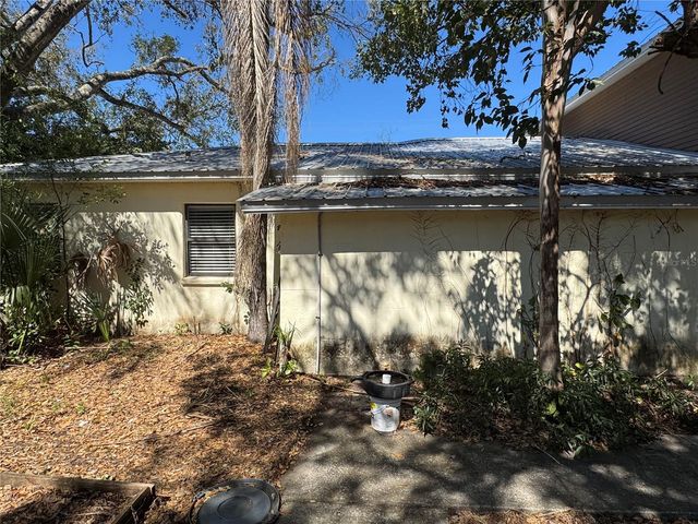 1736 W COUNTRY CLUB DRIVE, Tampa, FL 33612
