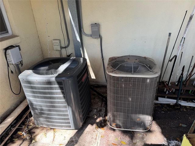 1736 W COUNTRY CLUB DRIVE, Tampa, FL 33612