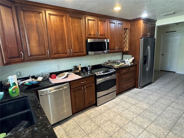 1736 W COUNTRY CLUB DRIVE, Tampa, FL 33612