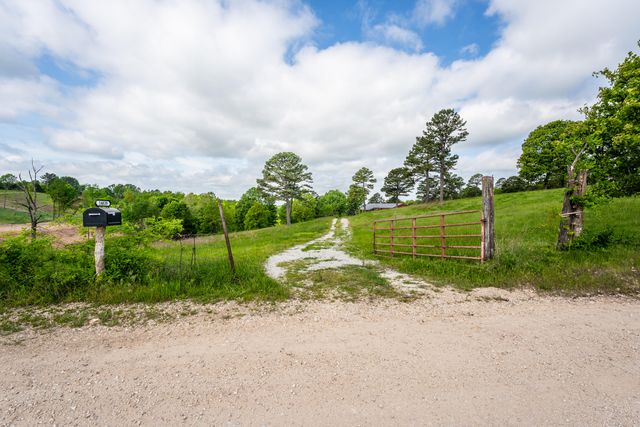 14839 New Hope Road N, Omaha, AR 72662