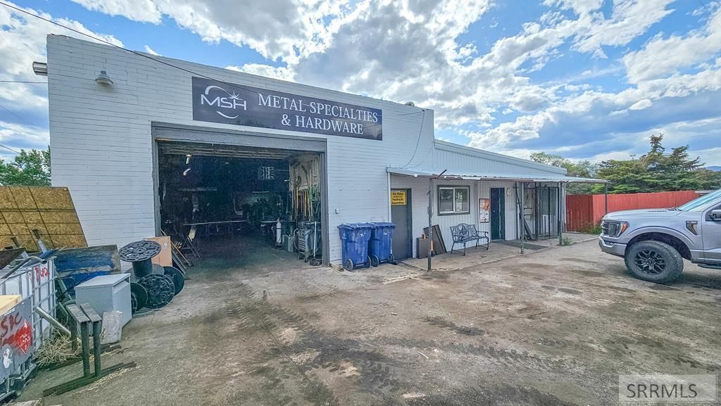 Image 1 of property listing at 331 N Idaho Street, Arco, ID 83213