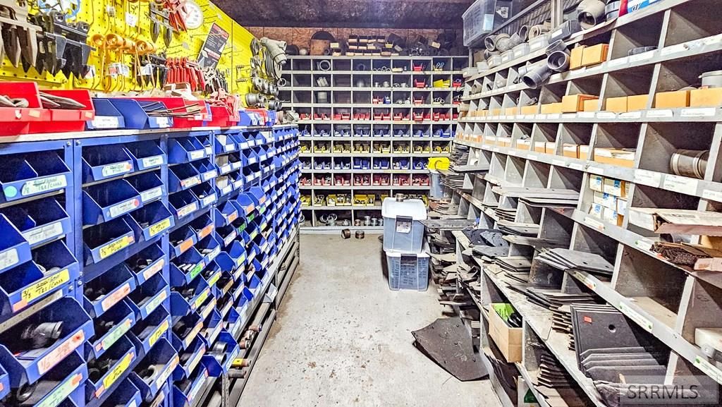 Image 11 of property listing at 331 N Idaho Street, Arco, ID 83213