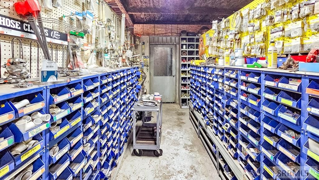 Image 12 of property listing at 331 N Idaho Street, Arco, ID 83213