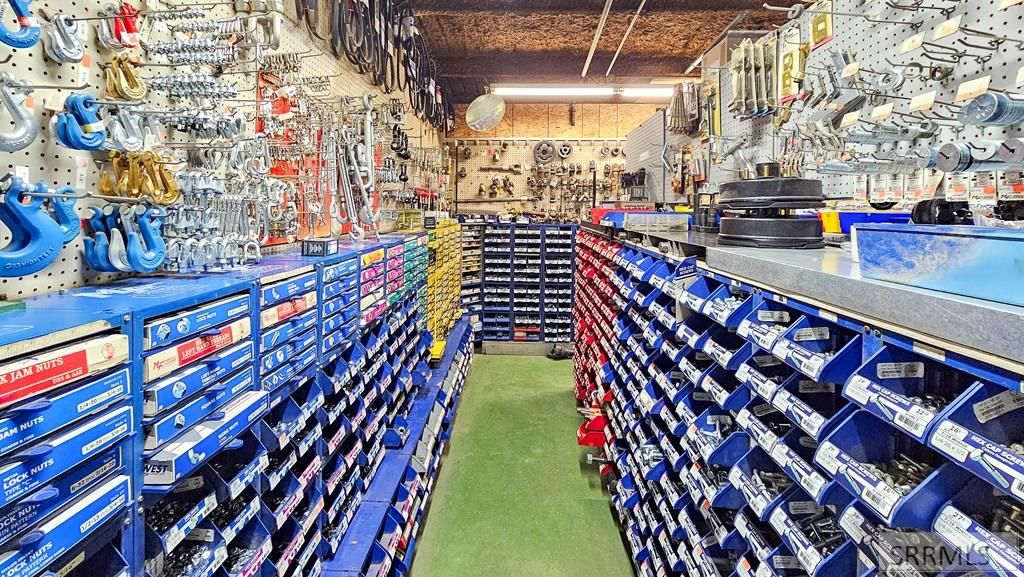 Image 5 of property listing at 331 N Idaho Street, Arco, ID 83213