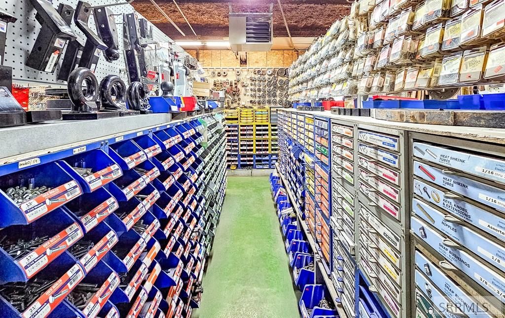 Image 6 of property listing at 331 N Idaho Street, Arco, ID 83213