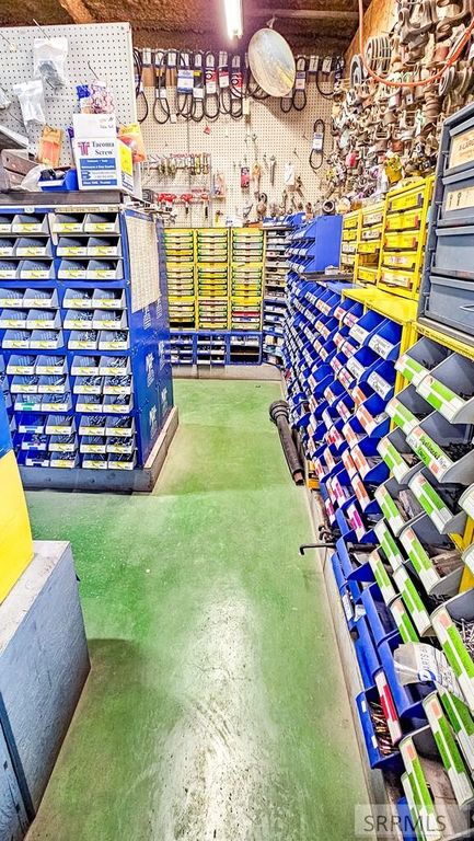 Image 7 of property listing at 331 N Idaho Street, Arco, ID 83213