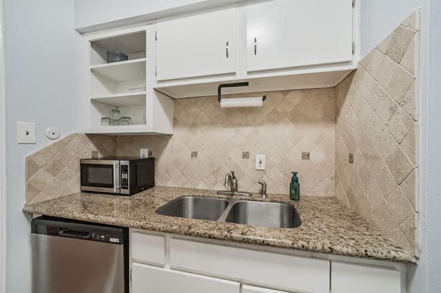 6402 Del Monte Drive 62, Houston, TX 77057