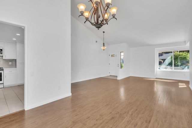 136 Rambling Dr, Folsom, CA 95630