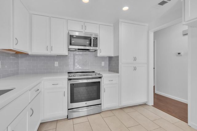 136 Rambling Dr, Folsom, CA 95630