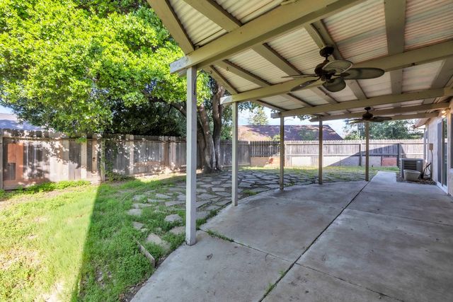 136 Rambling Dr, Folsom, CA 95630