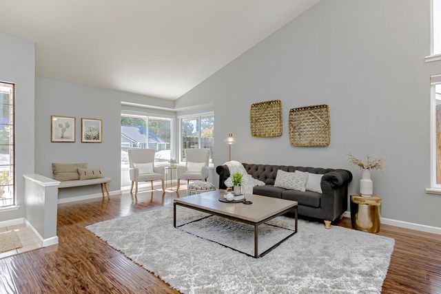 136 Rambling Dr, Folsom, CA 95630