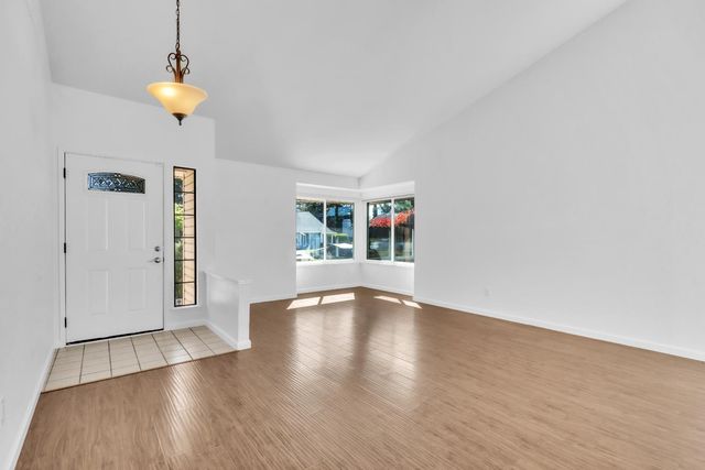 136 Rambling Dr, Folsom, CA 95630