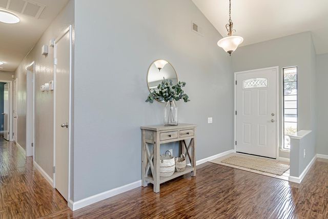 136 Rambling Dr, Folsom, CA 95630