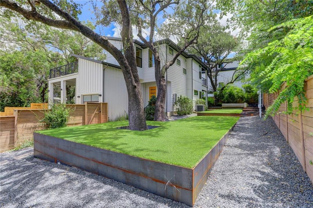 2711 S 5th ST B, Austin, TX 78704
