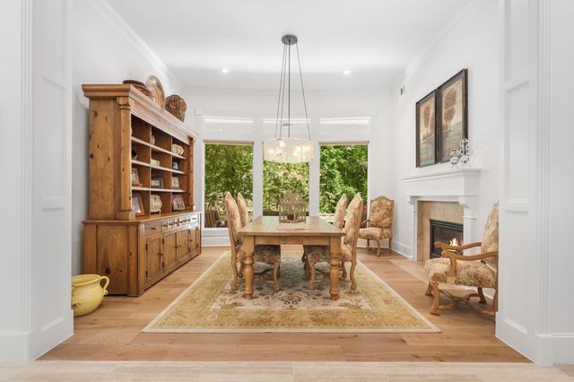 47 W Horizon Ridge Place, The Woodlands, TX 77381