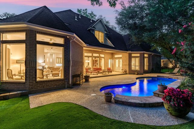 47 W Horizon Ridge Place, The Woodlands, TX 77381