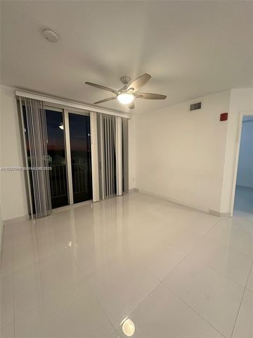 2651 NE 212th Ter 400, Miami, FL 33180