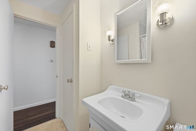 3 Arrow Street, Enfield, CT 06082