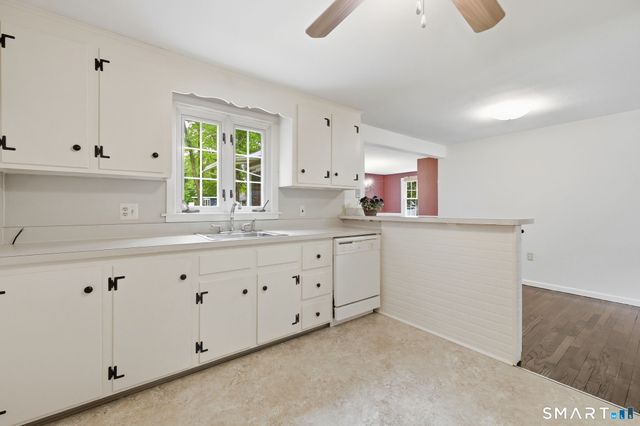 3 Arrow Street, Enfield, CT 06082