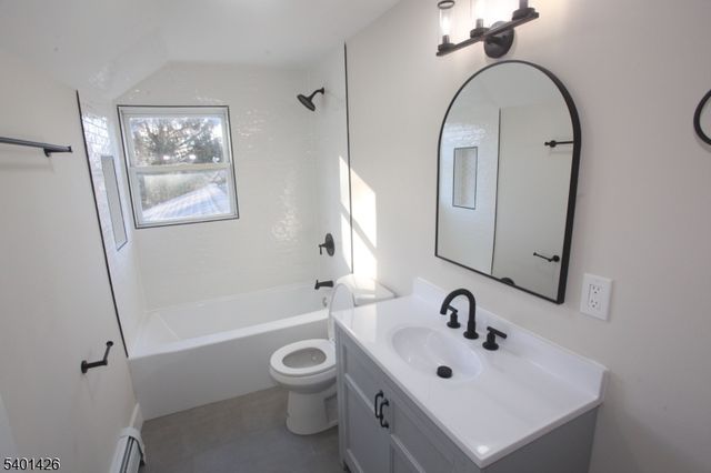 95 Forest Rd, Green Twp., NJ 07821