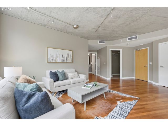 1926 W BURNSIDE St 216, Portland, OR 97209