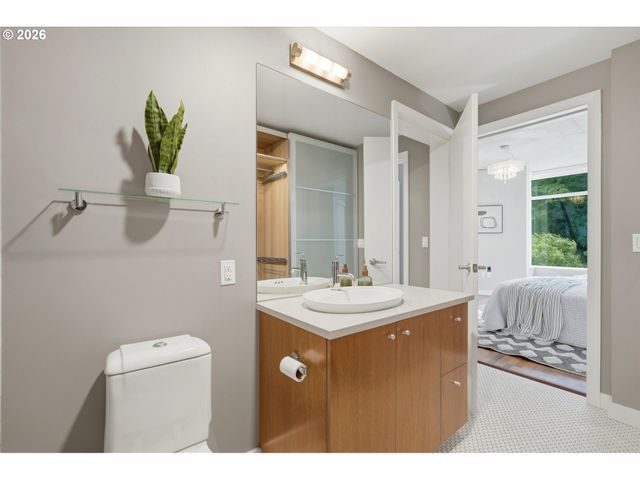 1926 W BURNSIDE St 216, Portland, OR 97209